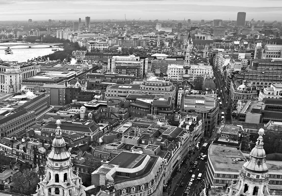 Black & white photo of London